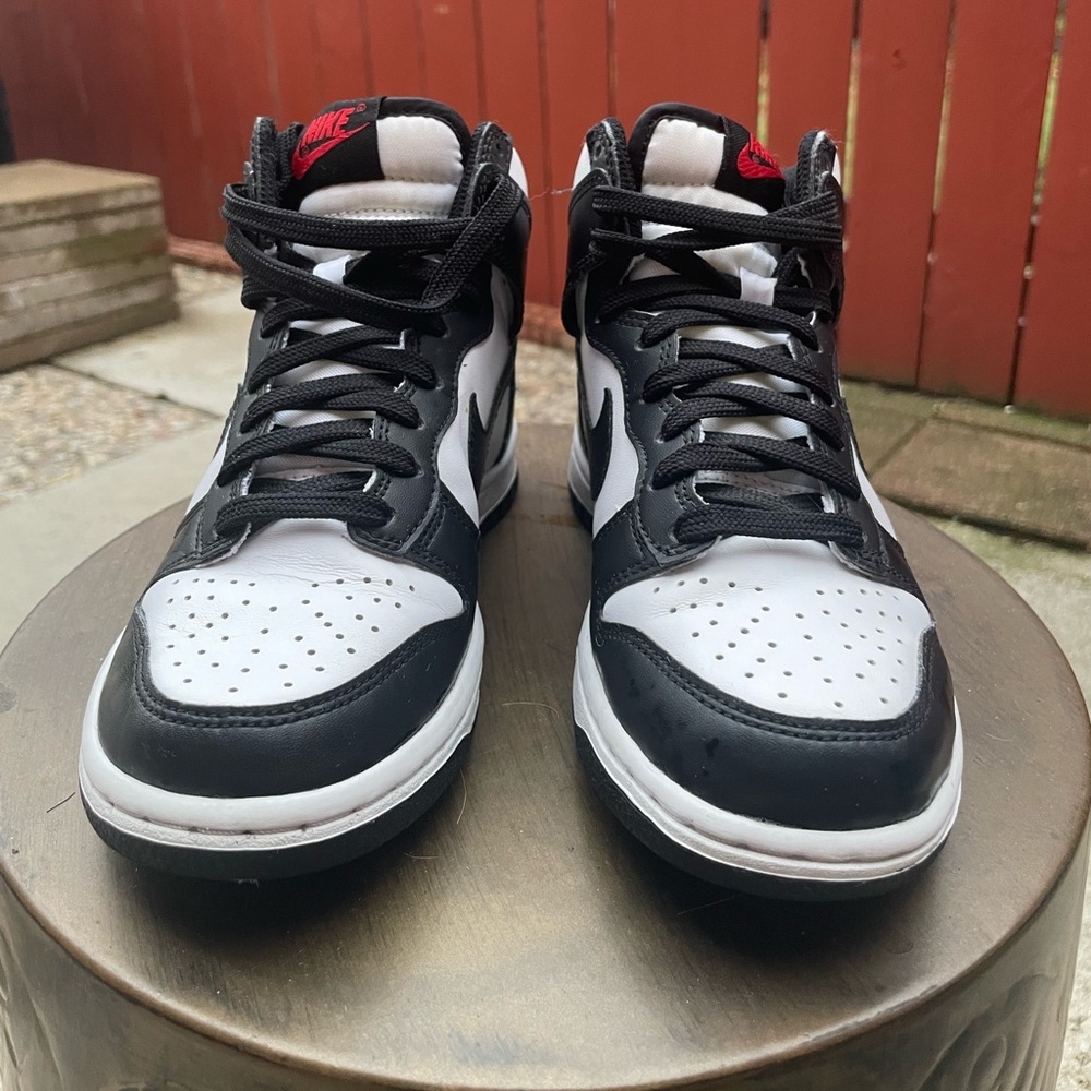 NIKE Dunk high GS  black and white